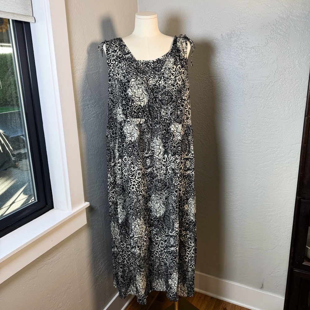 Very Comfortable Erika Floral Plus Size Maxi Dress - size 2X